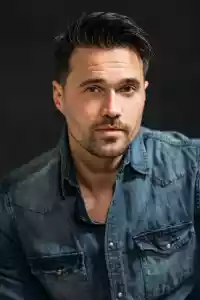 Photo de Brett Dalton