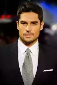 Photo de D.J. Cotrona