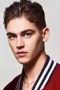 Photo de Hero Fiennes Tiffin