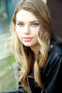 Photo de Indiana Evans