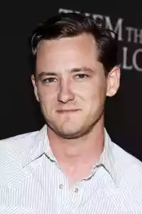 Photo de Lewis Pullman