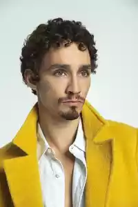 Photo de Robert Sheehan