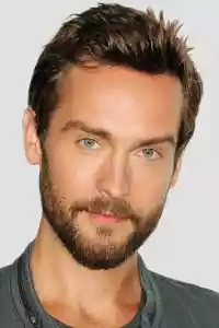 Photo de Tom Mison